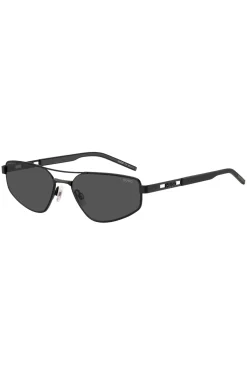 Schwarze Sonnenbrille aus Metall mit ausgestanztem Logo