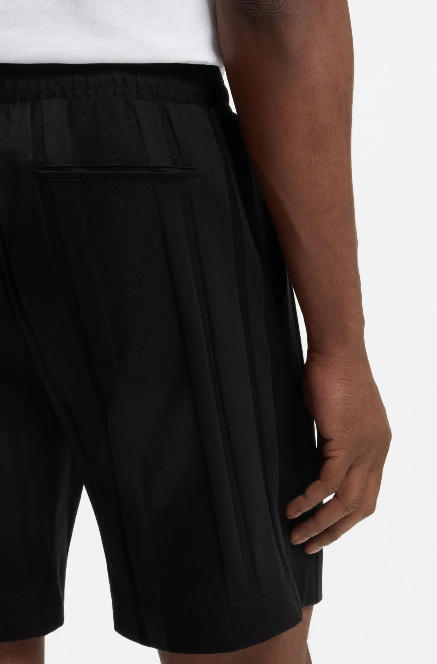 Shorts aus Baumwoll-Jersey mit matten und glänzenden Streifen