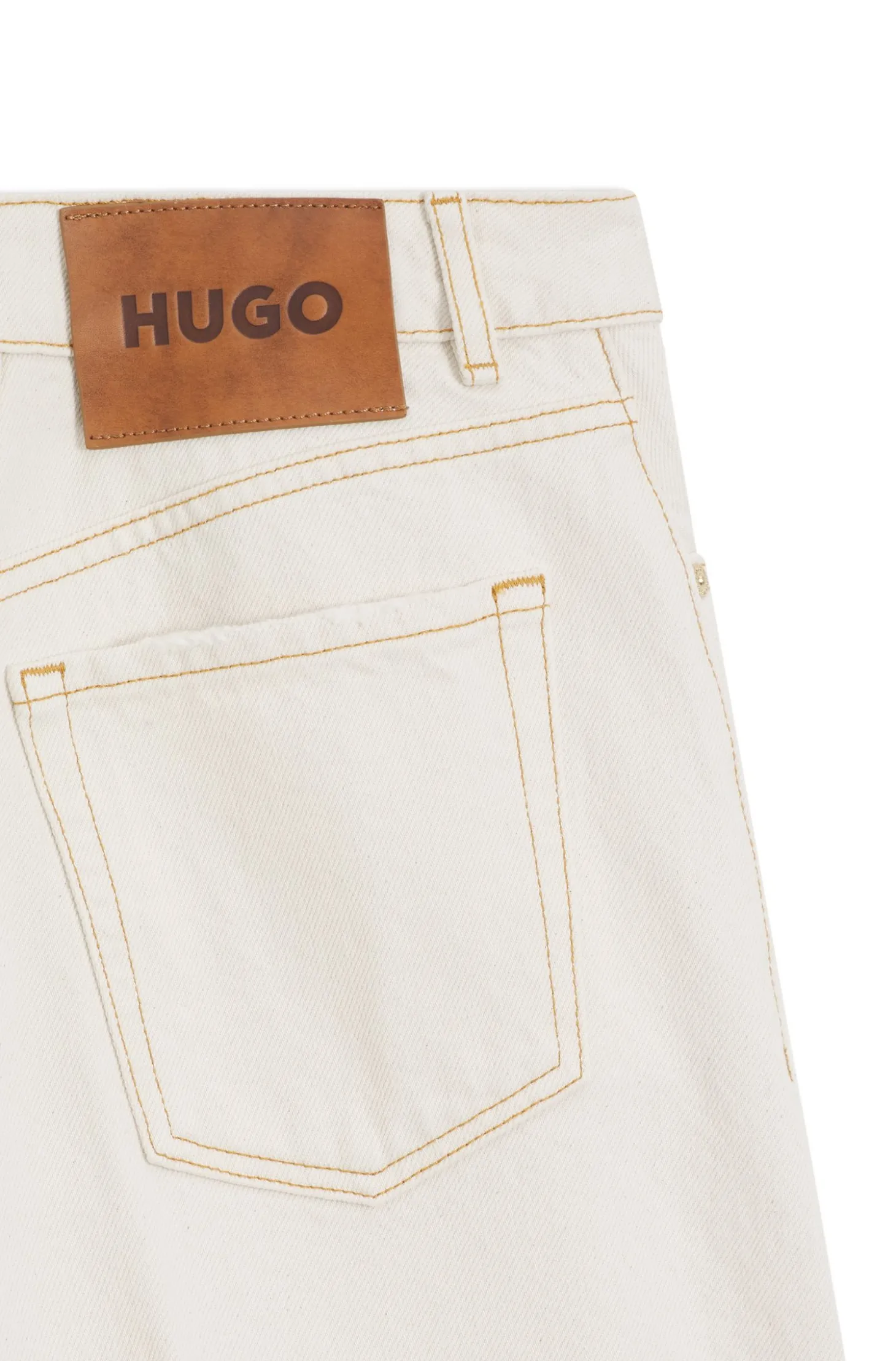Shorts aus gewaschenem Ecru-Denim mit weitem Beinverlauf