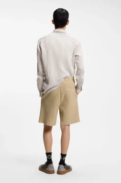 Shorts aus Stretch-Baumwolle mit Knittereffekt