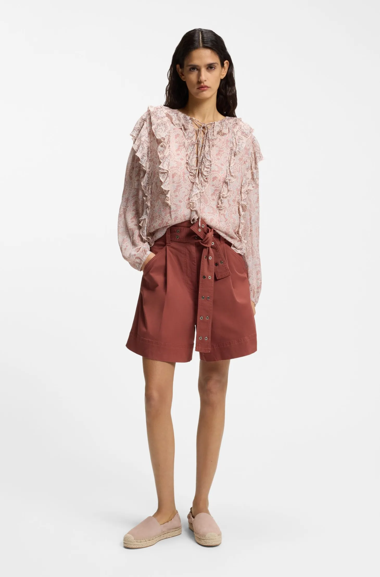 Shorts aus Stretch-Baumwolle mit Ösen-Gürtel