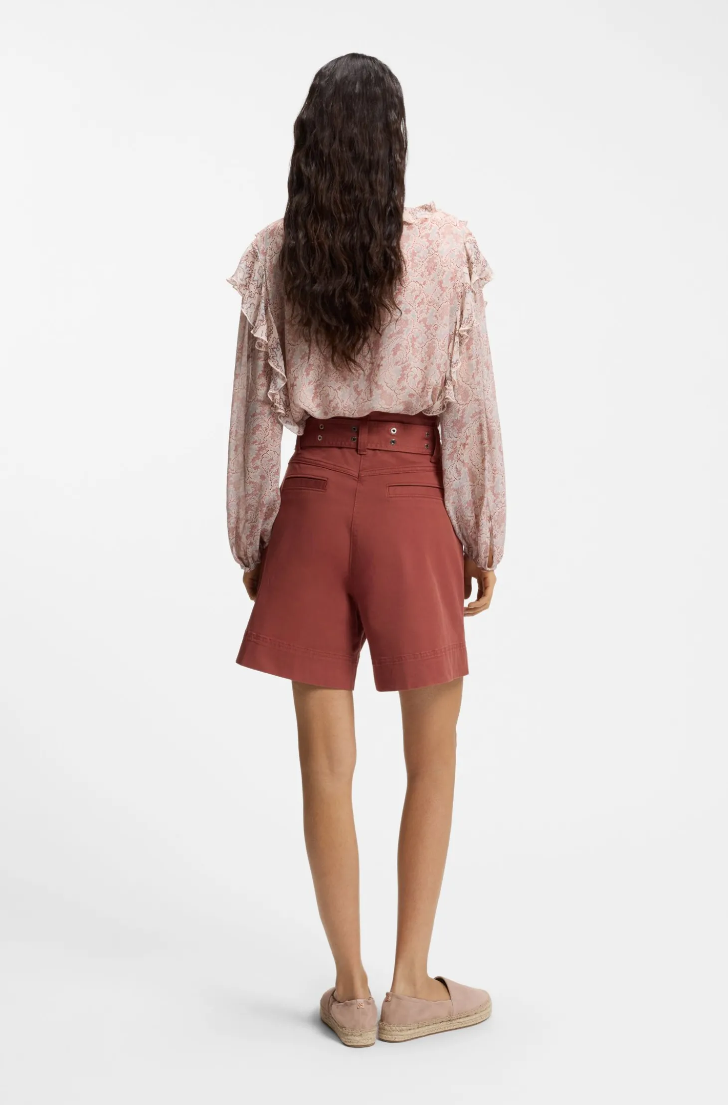 Shorts aus Stretch-Baumwolle mit Ösen-Gürtel