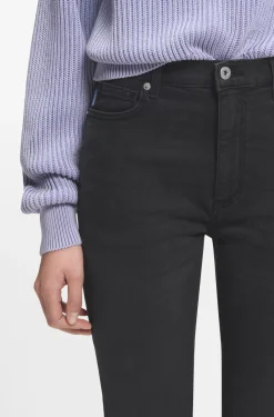 Skinny-Fit Jeans aus schwarzem Stretch-Denim