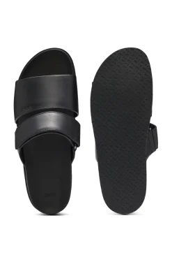 Slides aus Leder mit Klettverschlussriemen