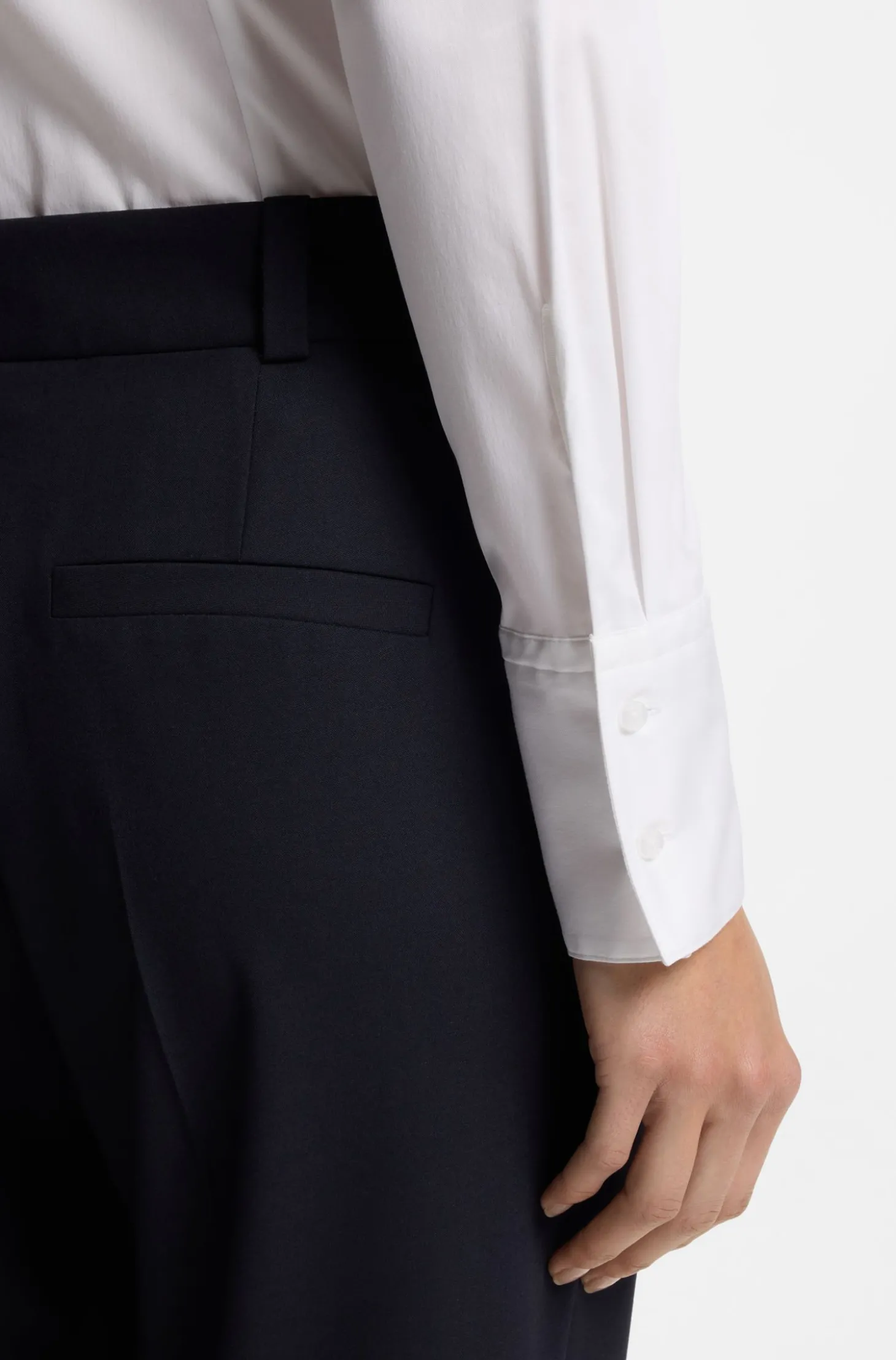 Slim-Fit Bluse aus bügelleichtem Baumwoll-Mix mit Twill-Struktur