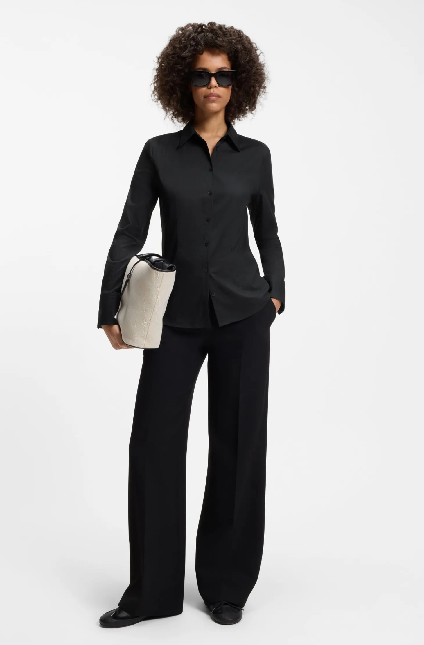 Slim-Fit Bluse aus bügelleichtem Baumwoll-Mix mit Twill-Struktur