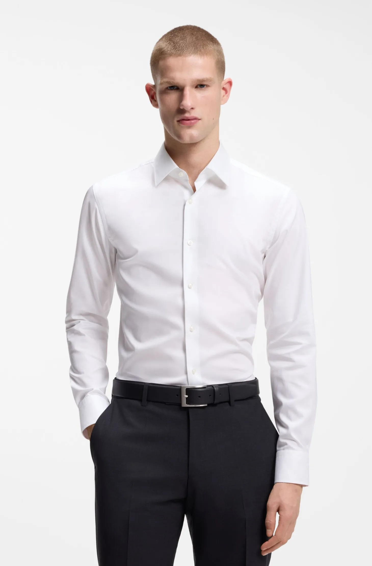 Slim-Fit Hemd aus bügelleichter Baumwoll-Popeline