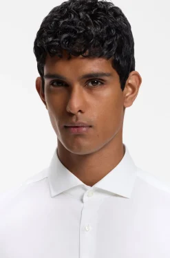 Slim-Fit Hemd aus elastischem Baumwoll-Twill