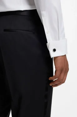 Slim-Fit Hemd aus elastischem Baumwoll-Twill