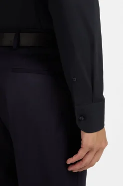 Slim-Fit Hemd aus elastischer Baumwoll-Popeline mit bügelleichtem Finish