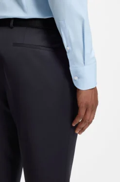 Slim-Fit Hemd aus elastischer Baumwoll-Popeline mit bügelleichtem Finish