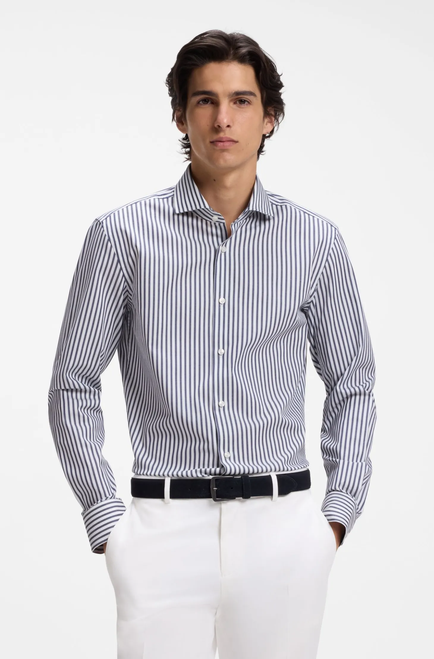 Slim-Fit Hemd aus gestreifter Stretch-Baumwolle mit bügelleichtem Finish