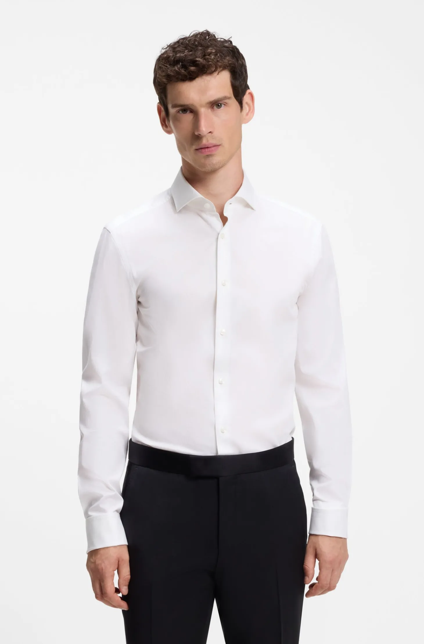 Slim-Fit Hemd aus gestreifter Stretch-Baumwolle mit bügelleichtem Finish