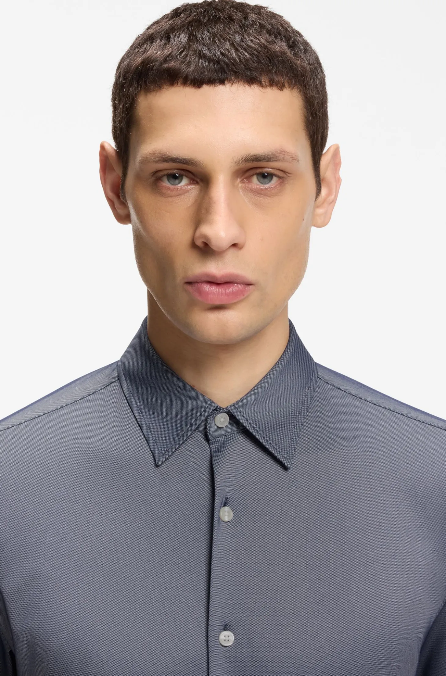Slim-Fit Hemd aus strukturiertem Performance-Stretch-Gewebe