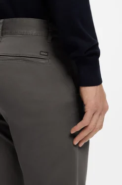 Slim-Fit Hose aus überfärbtem elastischem Satin