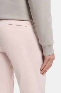 Slim-Fit Hose aus überfärbtem elastischem Satin
