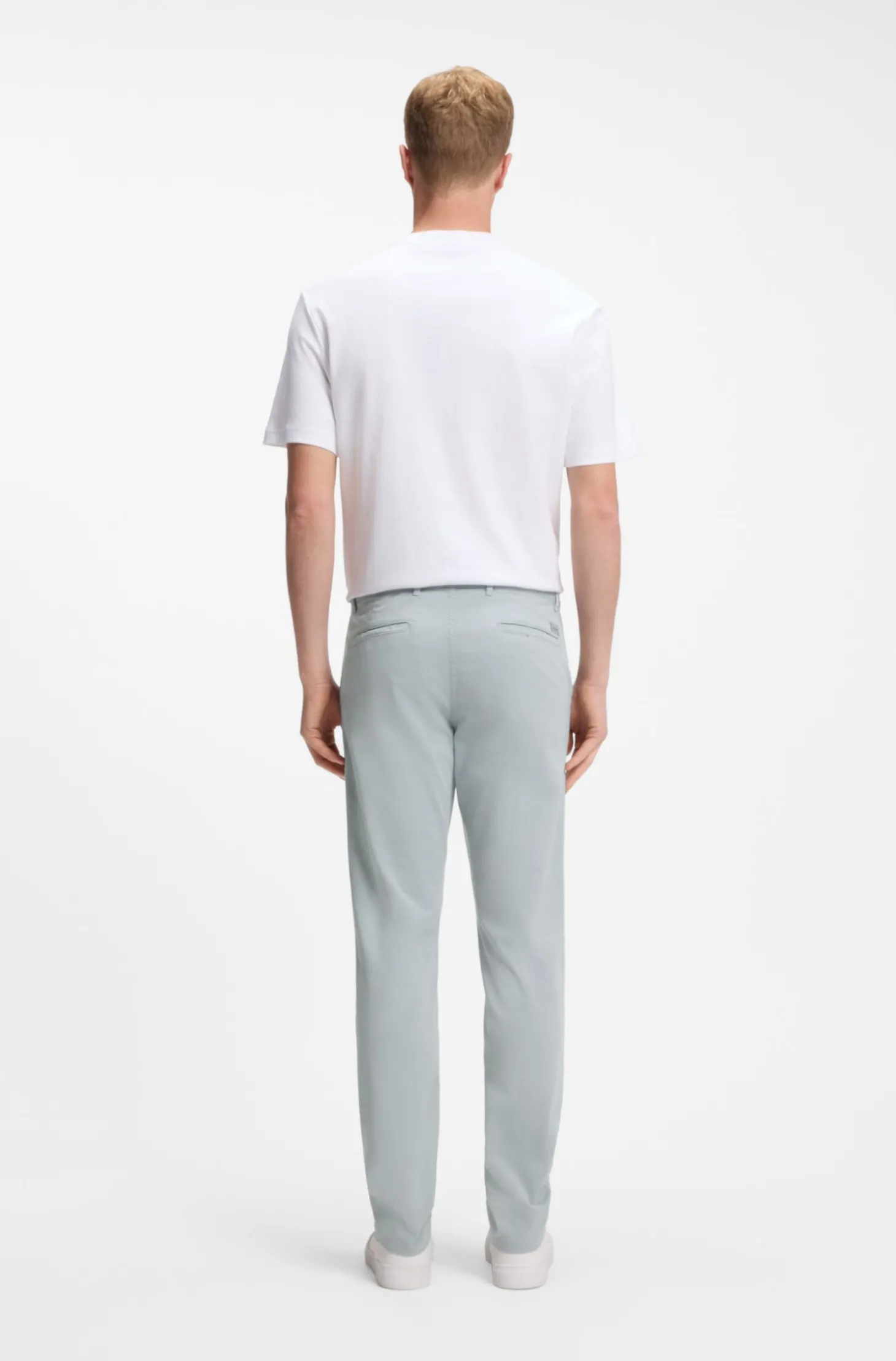 Slim-Fit Hose aus überfärbtem elastischem Satin