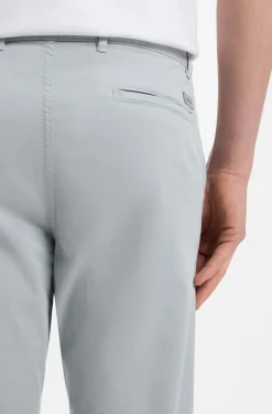 Slim-Fit Hose aus überfärbtem elastischem Satin
