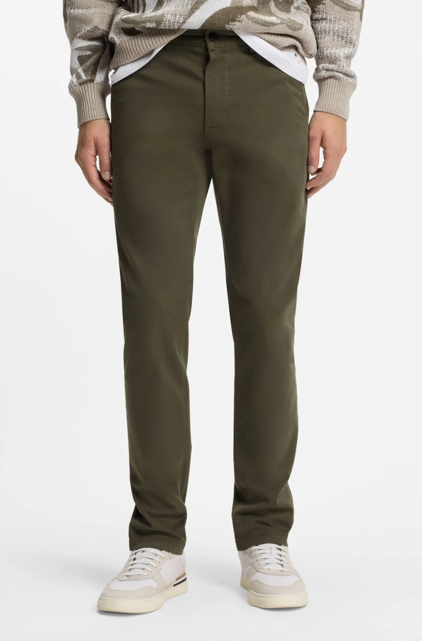 Slim-Fit Hose aus überfärbtem elastischem Satin