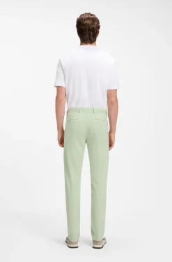 Slim-Fit Hose aus überfärbtem elastischem Satin