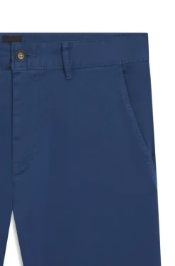 Slim-Fit Hose aus überfärbtem elastischem Satin
