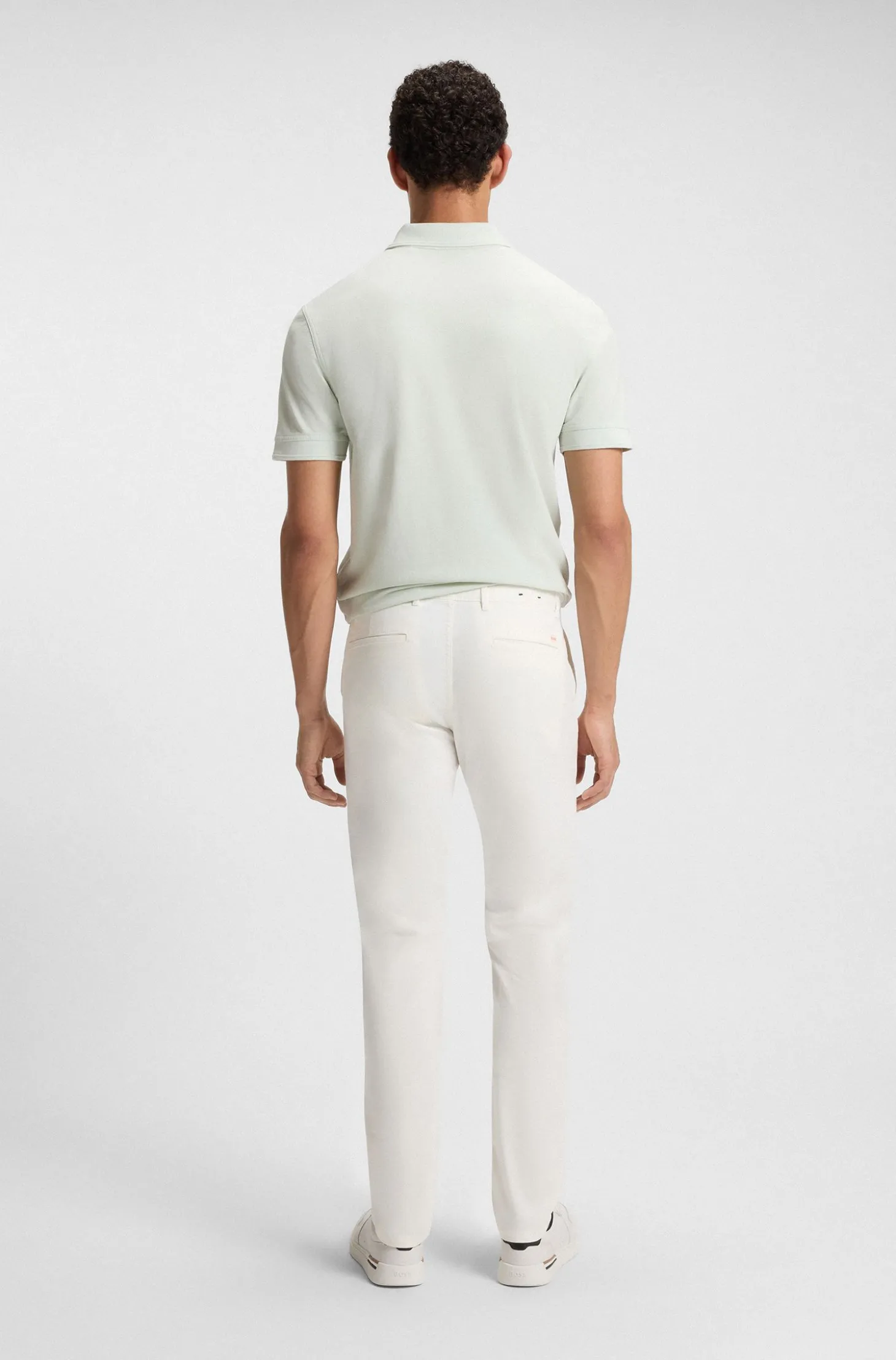 Slim-Fit Hose aus überfärbtem elastischem Satin