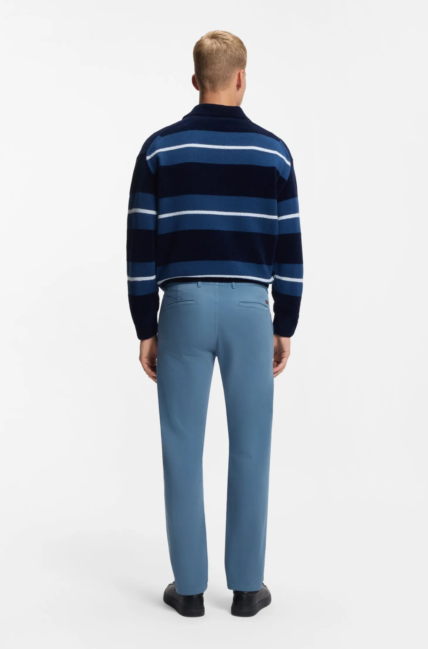 Slim-Fit Hose aus überfärbtem elastischem Satin