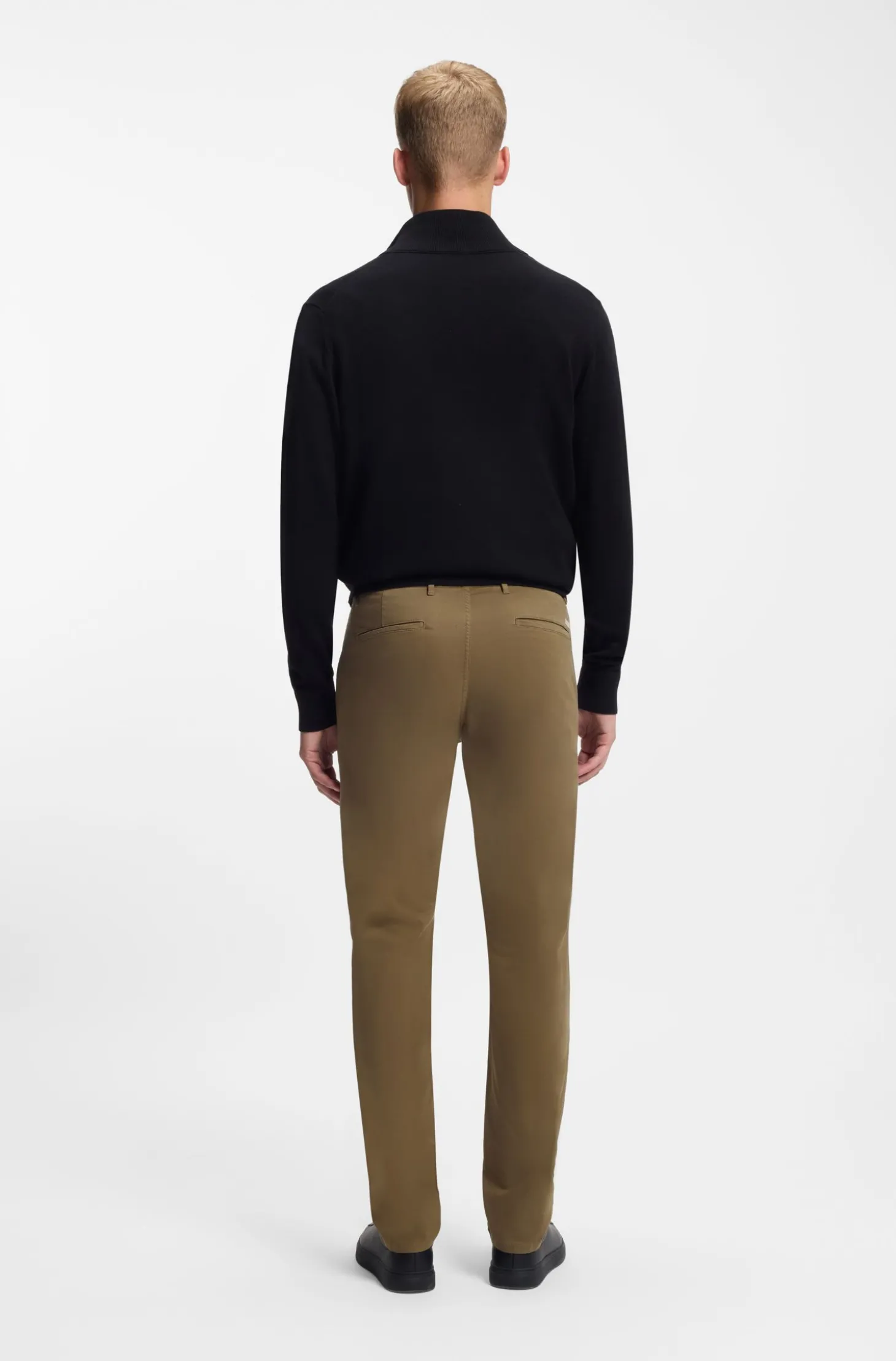 Slim-Fit Hose aus überfärbtem elastischem Satin