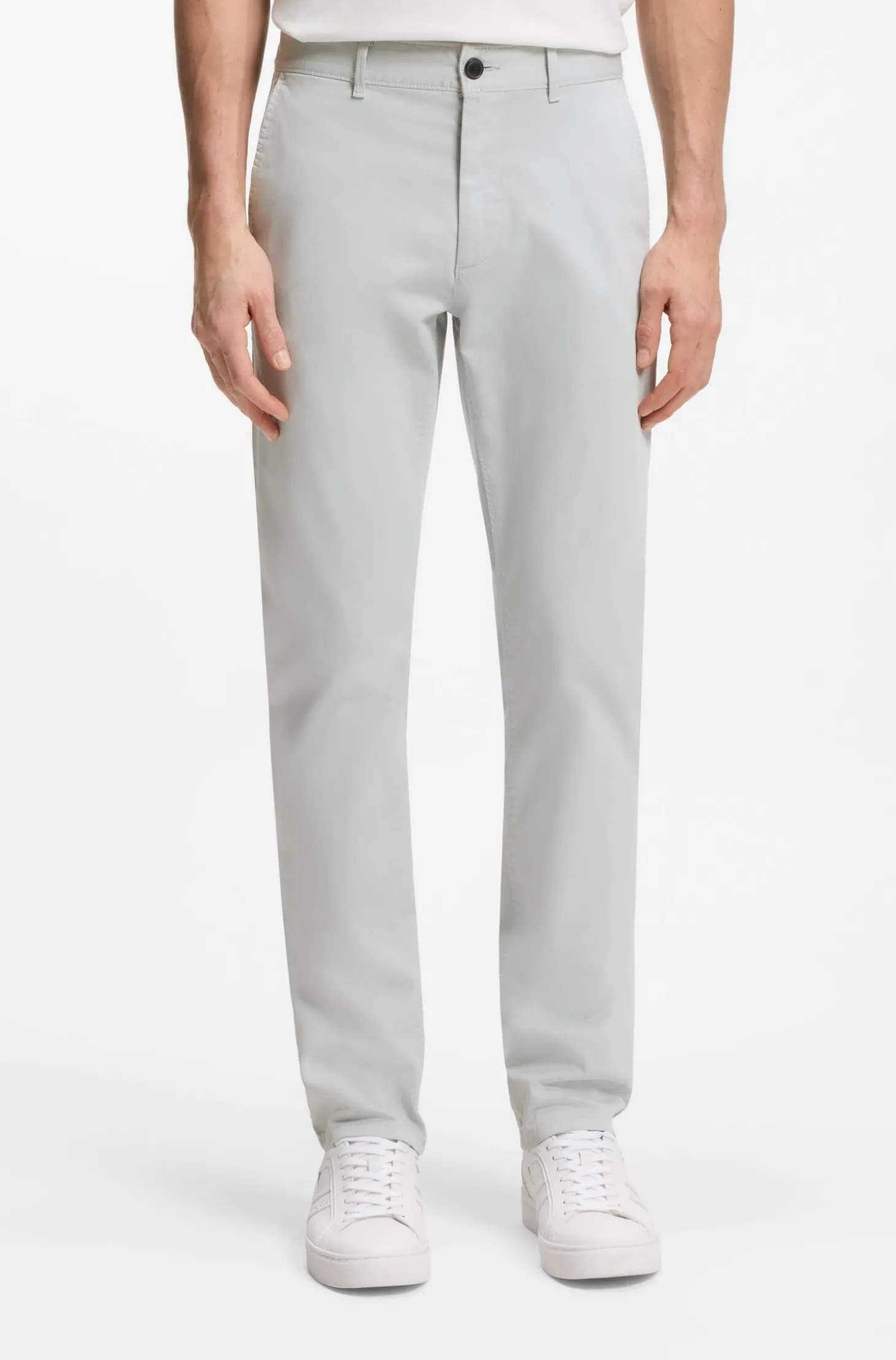 Slim-Fit Hose aus überfärbtem elastischem Satin