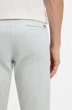 Slim-Fit Hose aus überfärbtem elastischem Satin