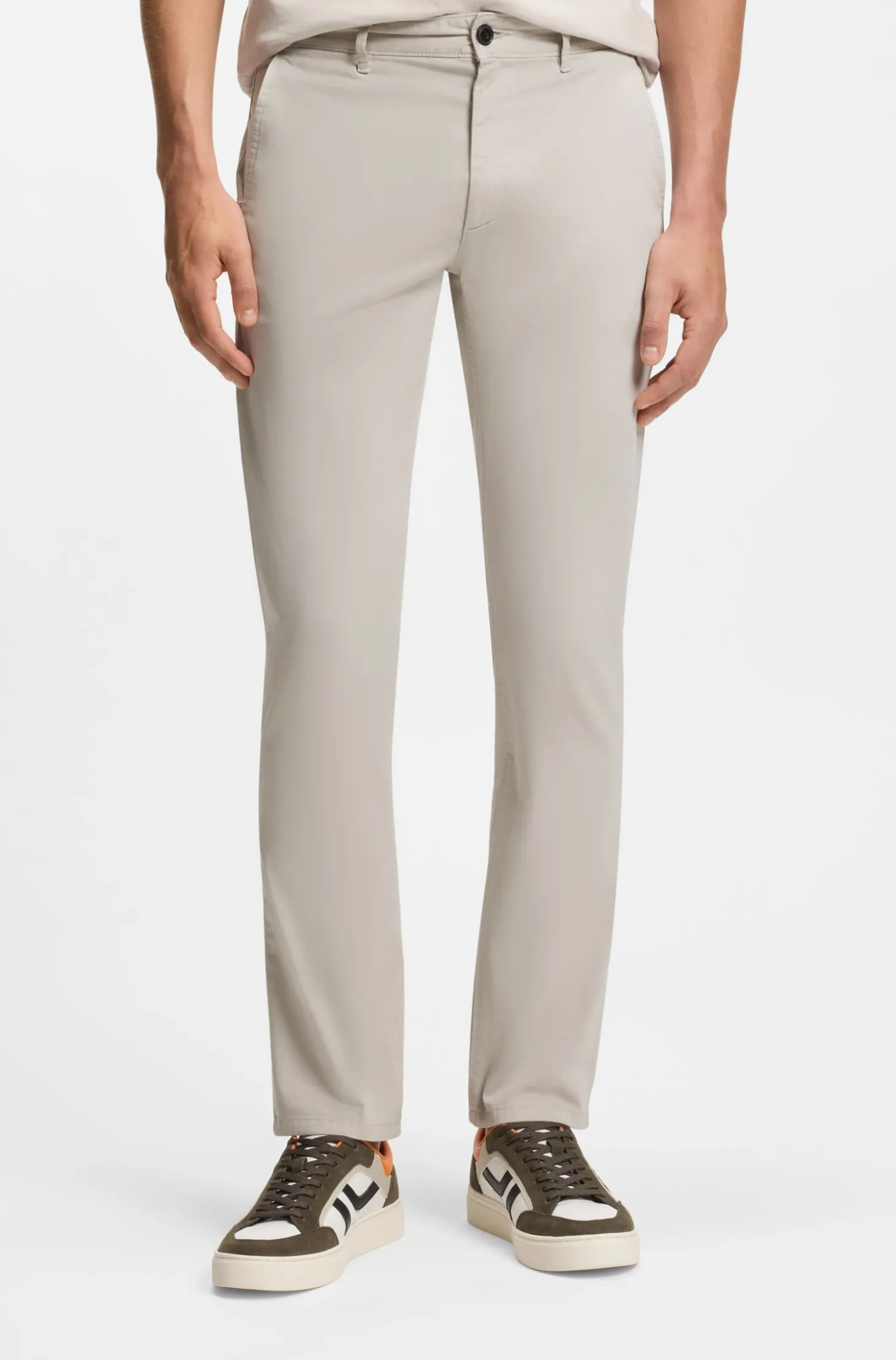 Slim-Fit Hose aus überfärbtem elastischem Satin