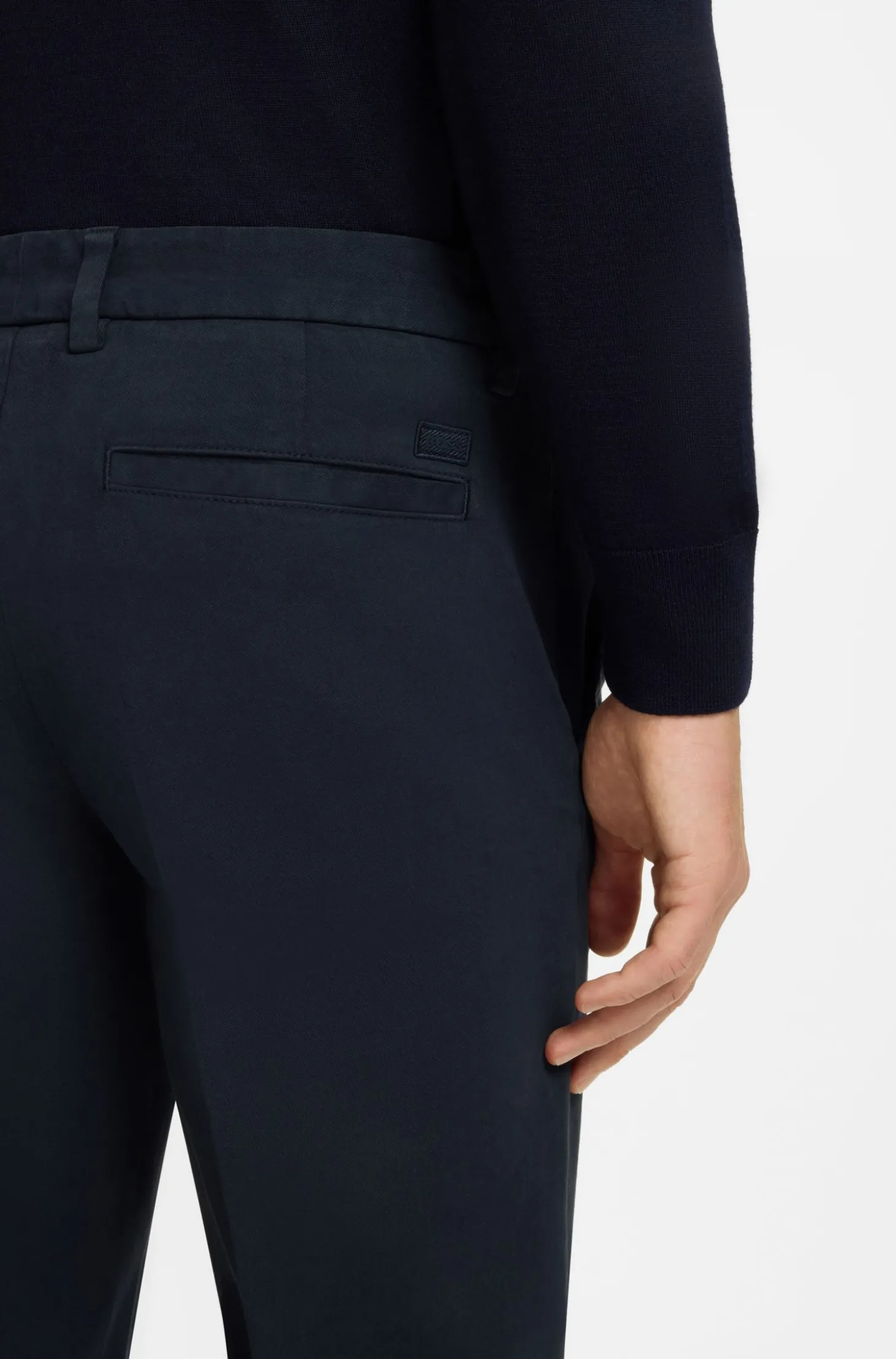 Slim-Fit Hose aus elastischer Baumwoll-Gabardine