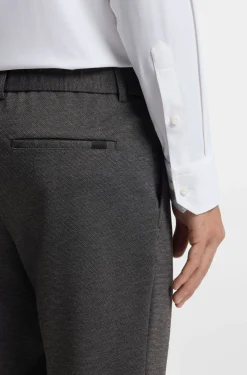 Slim-Fit Hose aus funktionalem Stretch-Gewebe