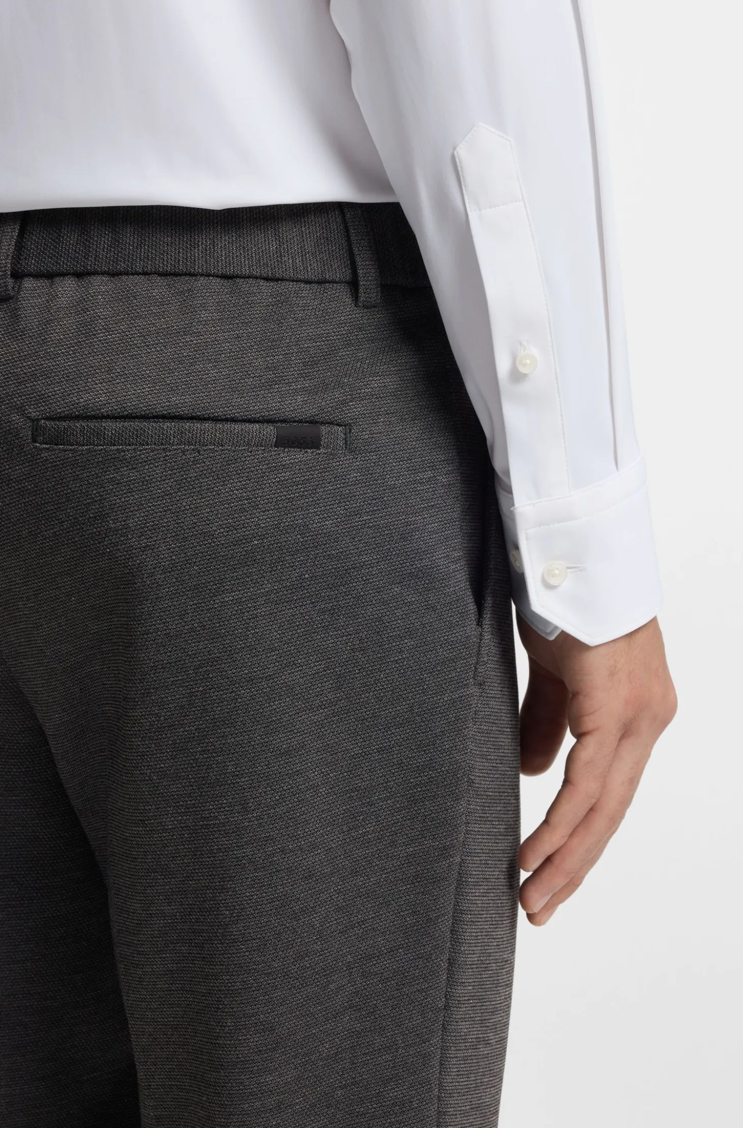 Slim-Fit Hose aus funktionalem Stretch-Gewebe