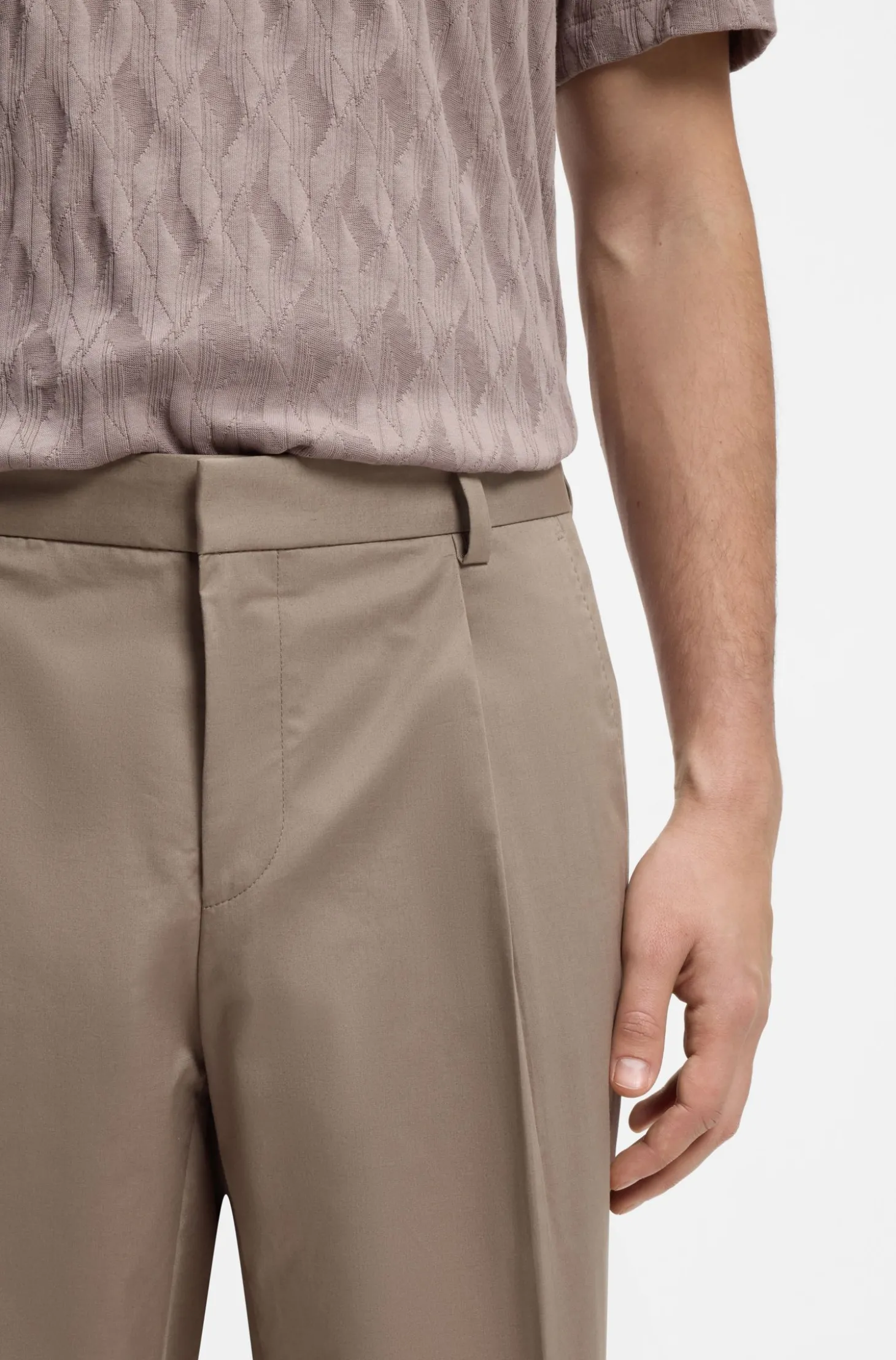 Slim-Fit Hose aus Stretch-Baumwolle mit Paper-Touch