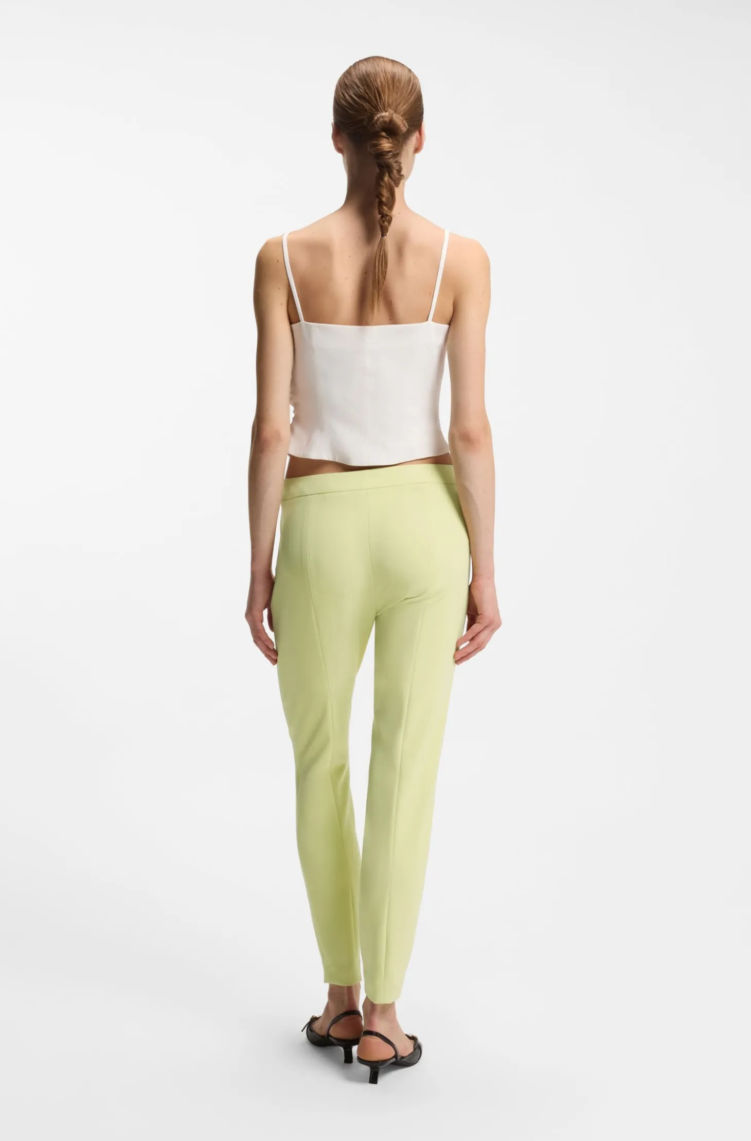 Slim-Fit Hose aus Stretch-Gewebe mit Logo-Niete