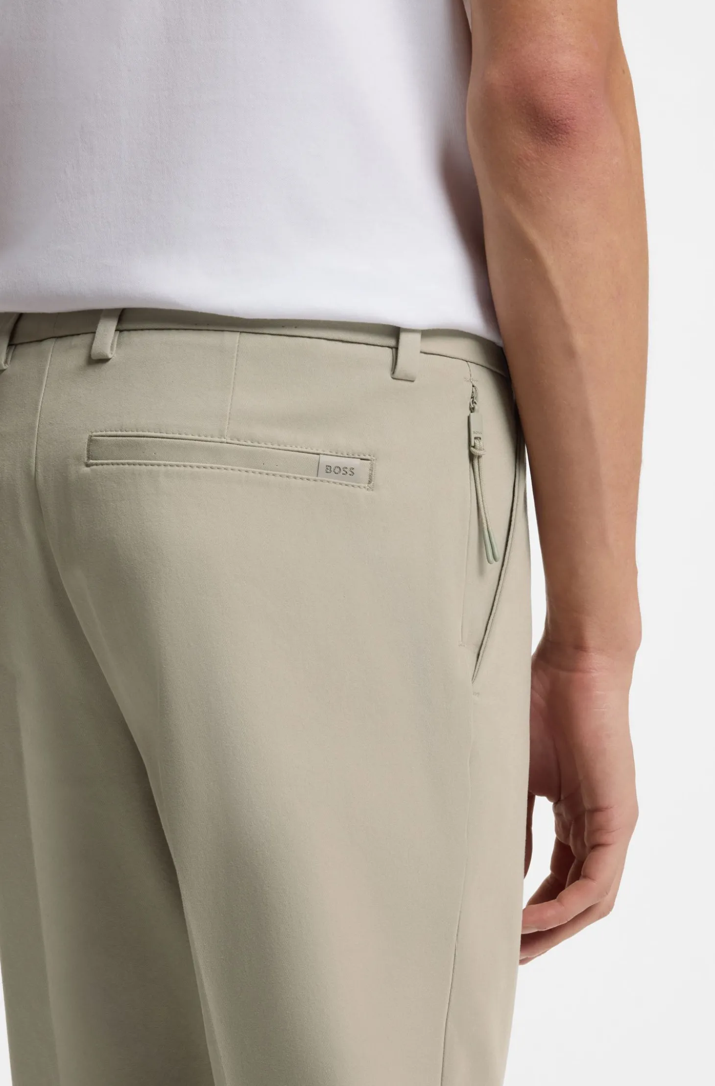 Slim-Fit Hose aus Vier-Wege-Stretch-Gewebe