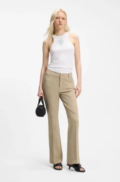 Slim-Fit Hose mit ausgestelltem Beinverlauf