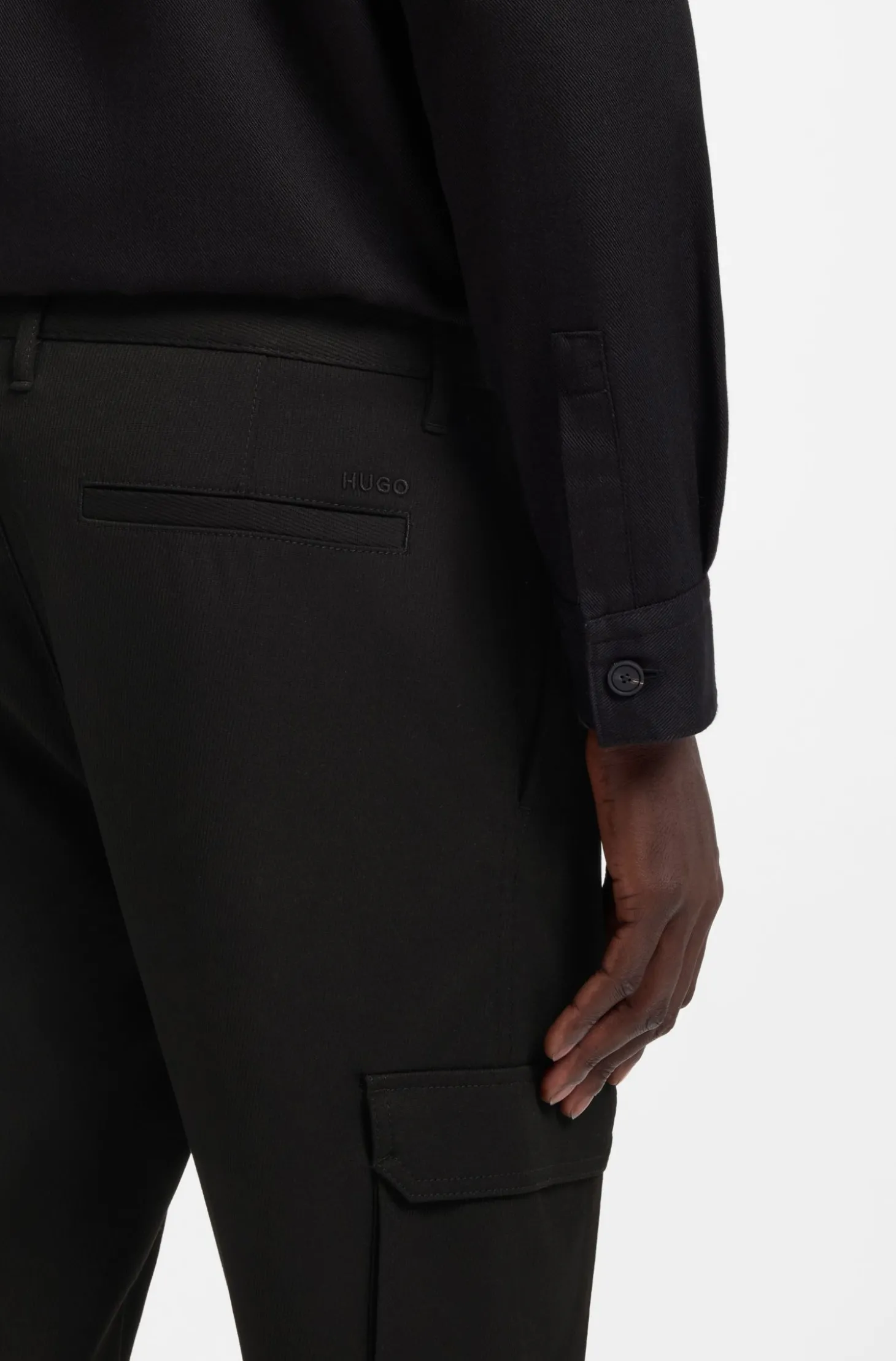 Slim-Fit Hose mit Cargo-Taschen