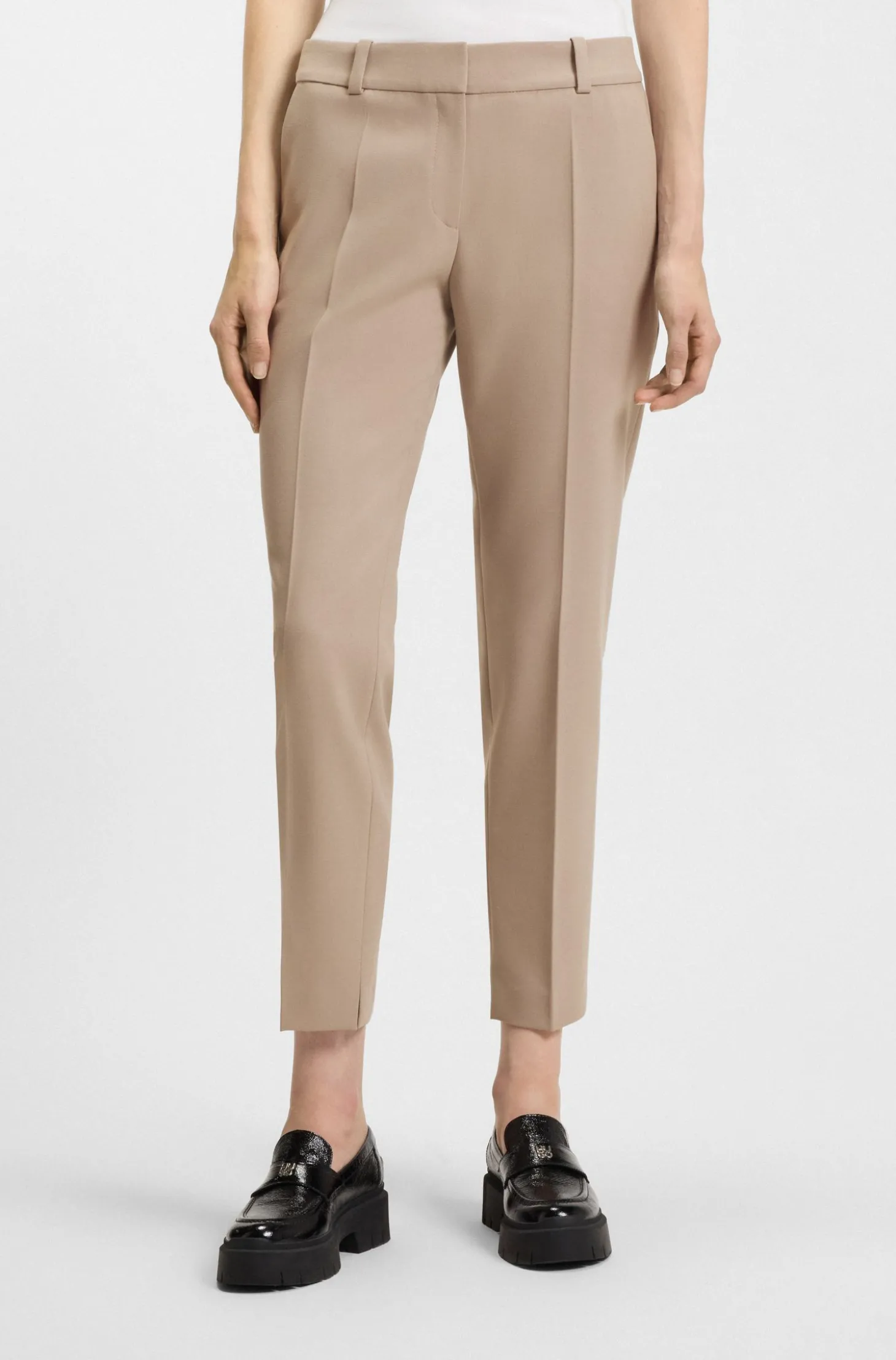 Slim-Fit Hose mit geschlitztem Saum