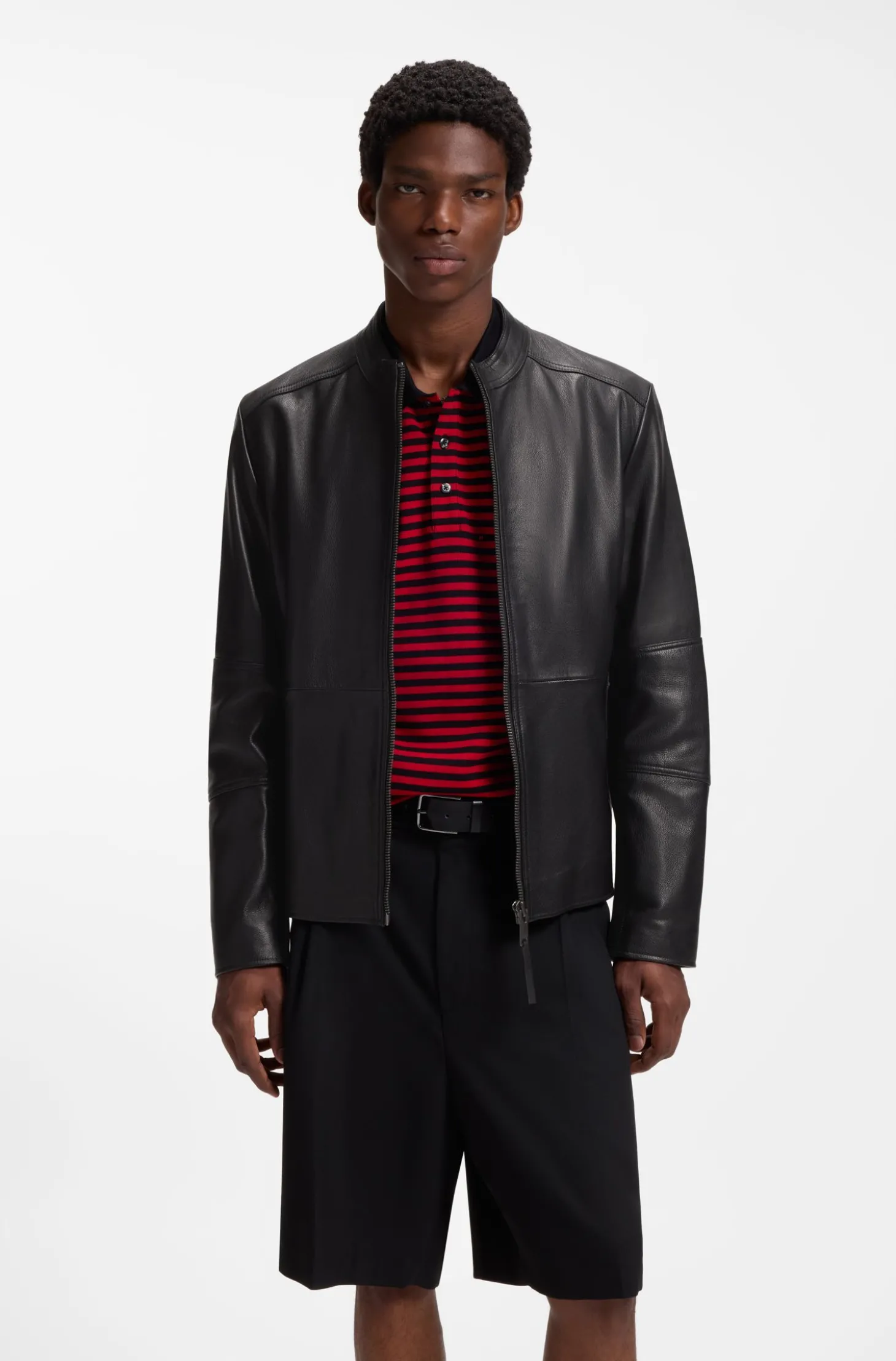 Slim-Fit Jacke aus genarbtem Leder