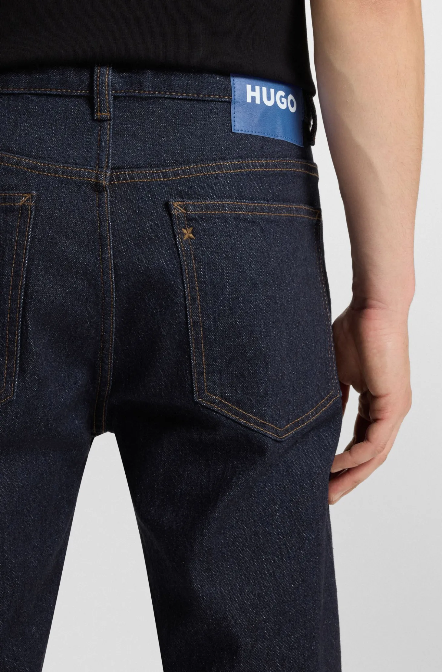 Slim-Fit Jeans aus dunkelblauem Stretch-Denim
