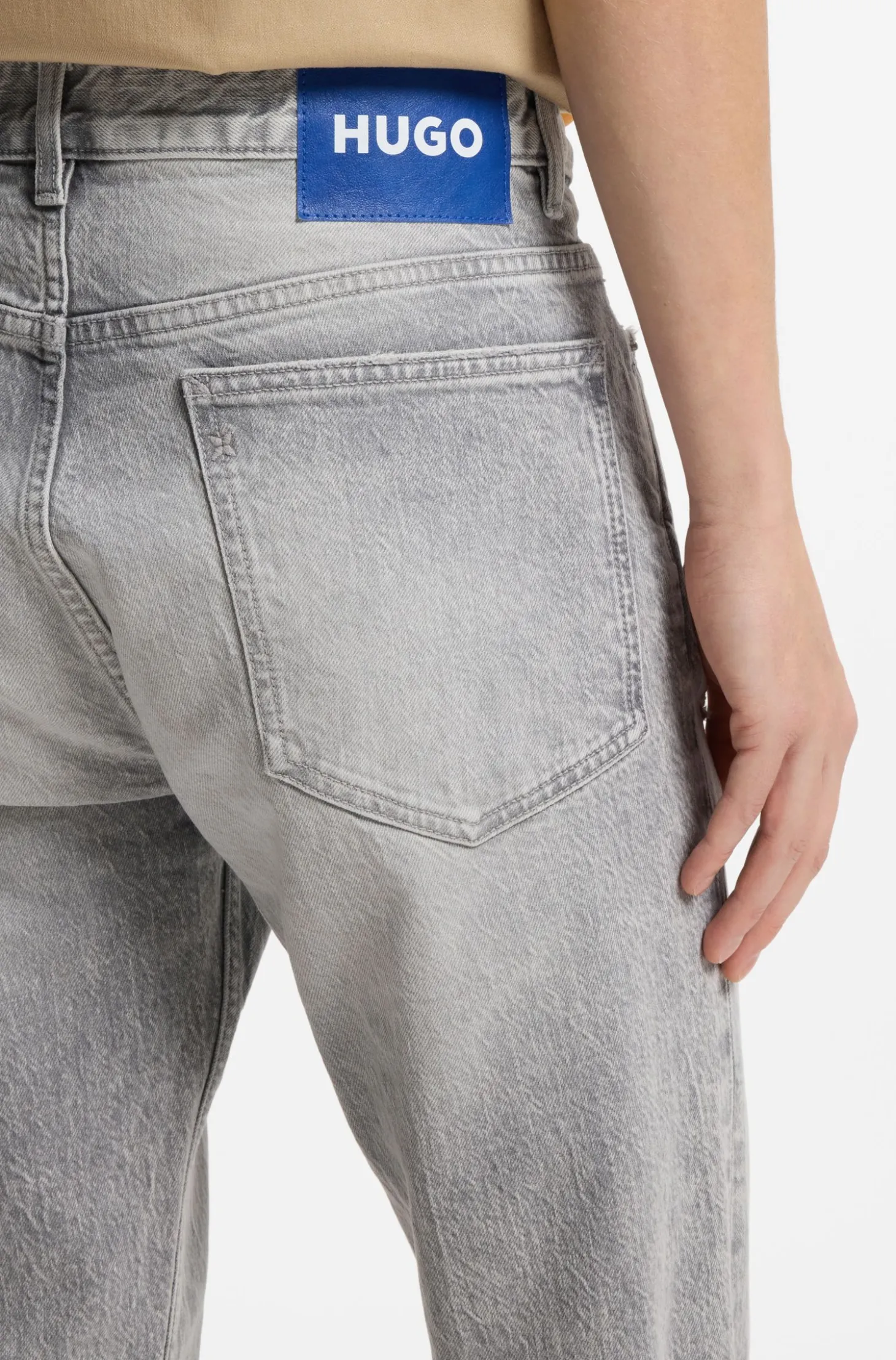 Slim-Fit Jeans aus grauem Used-Denim