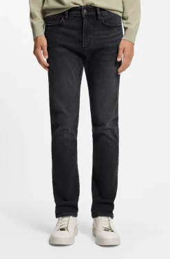 Slim-Fit Jeans aus schwarzem Performance-Denim