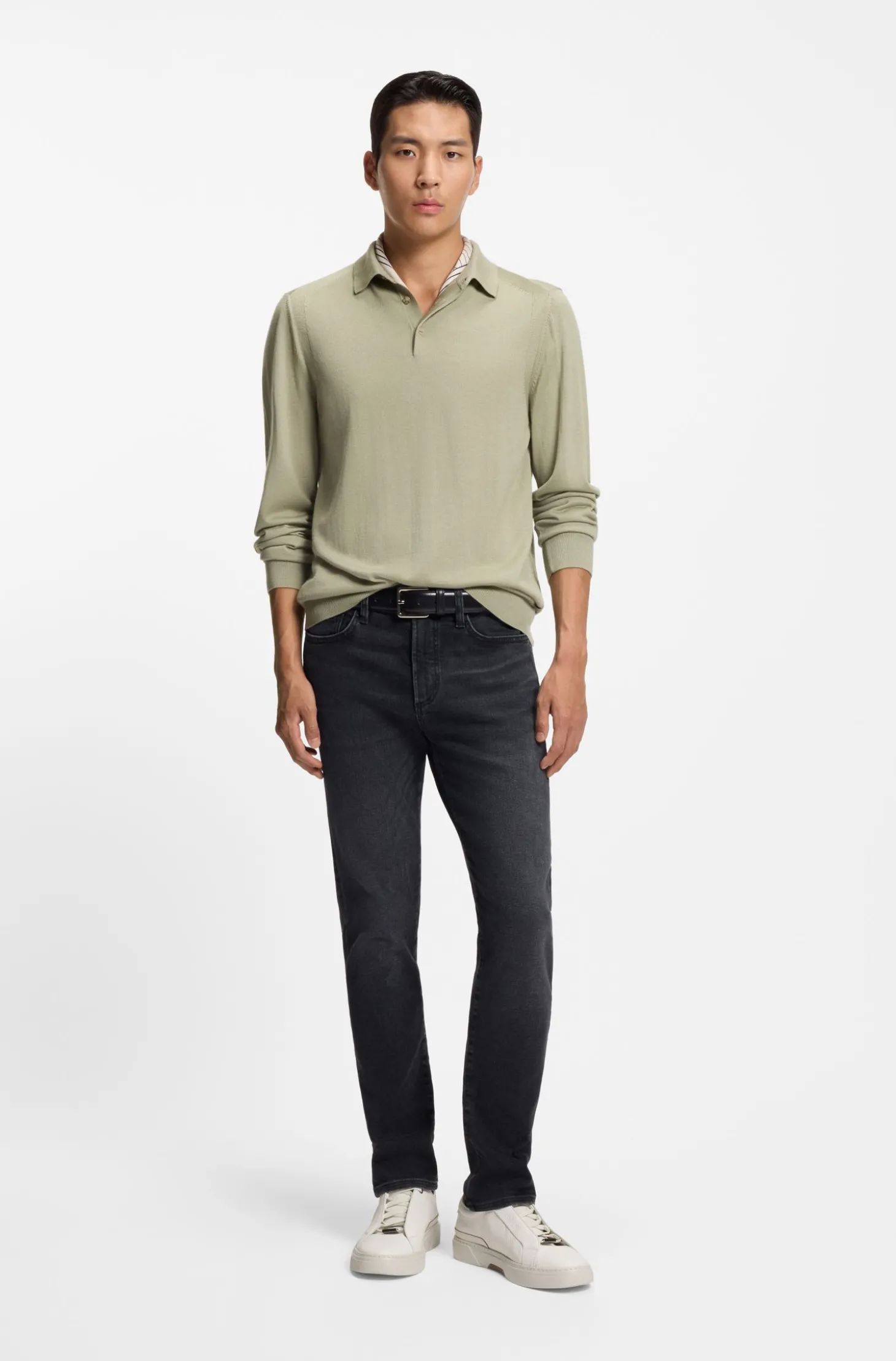 Slim-Fit Jeans aus schwarzem Performance-Denim