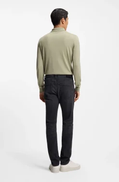 Slim-Fit Jeans aus schwarzem Performance-Denim