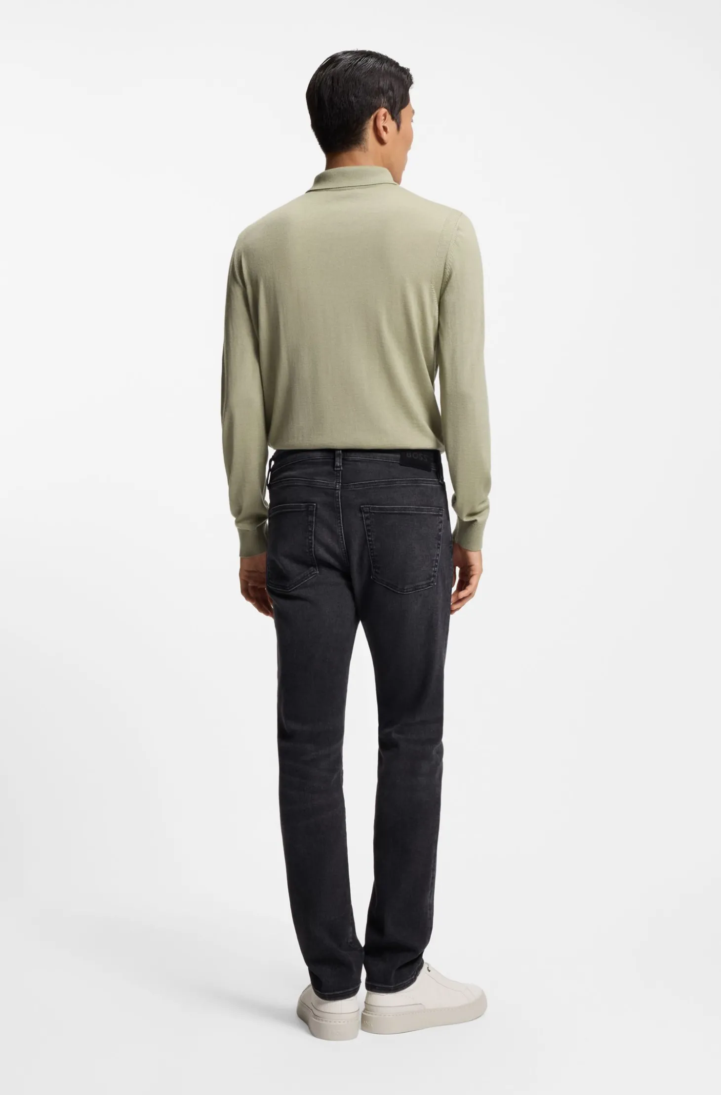 Slim-Fit Jeans aus schwarzem Performance-Denim