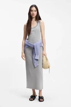 Slim-Fit Kleid aus Stretch-Baumwolle mit geprägtem Logo