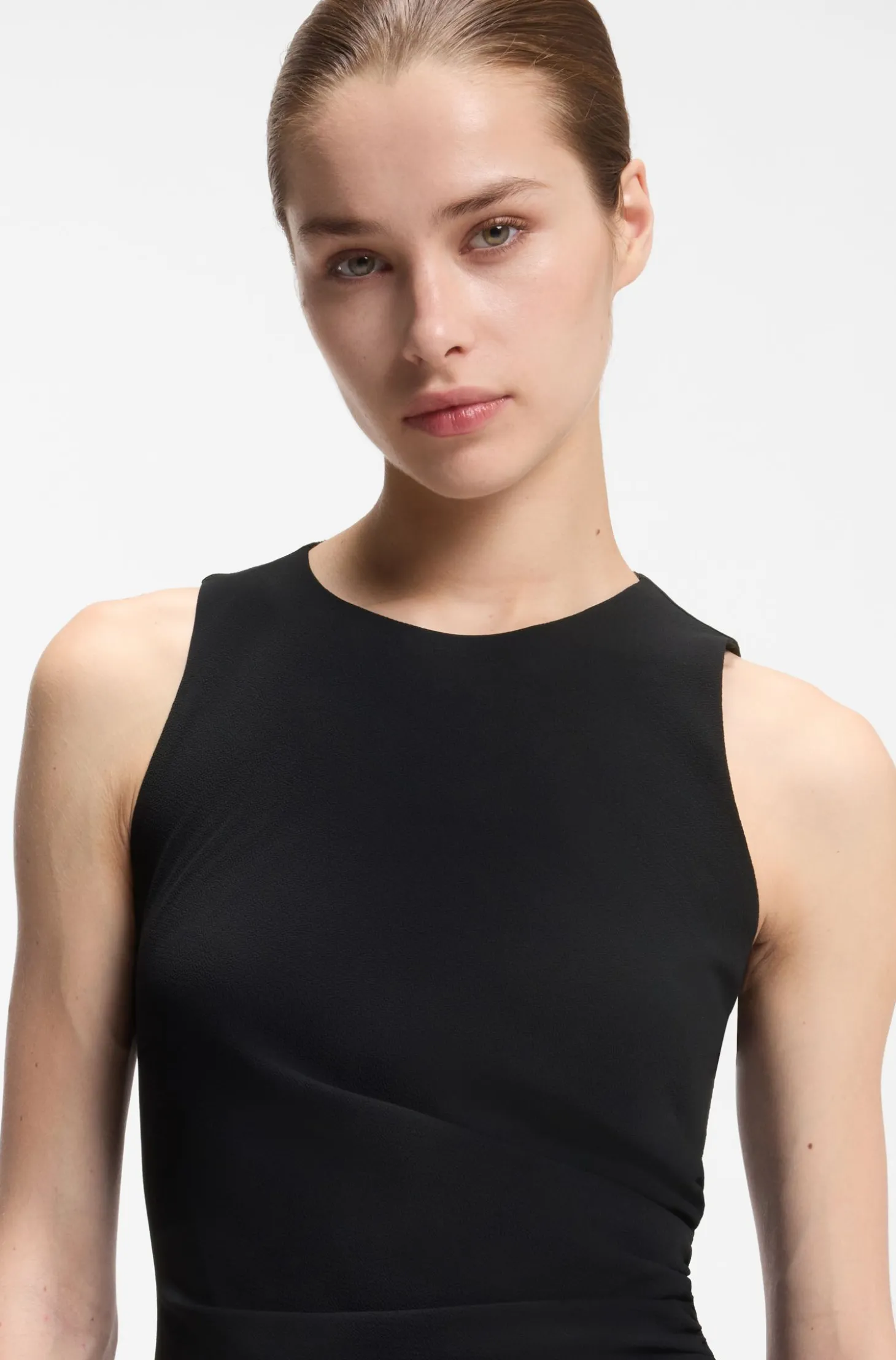 Slim-Fit Kleid mit gerafften Details