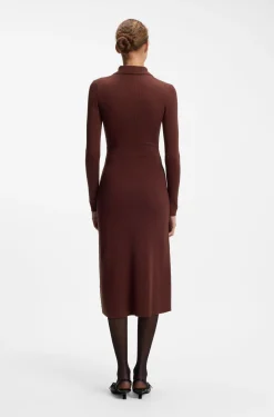 Slim-Fit Midikleid mit Polokragen und Schlüsselloch-Ausschnitt